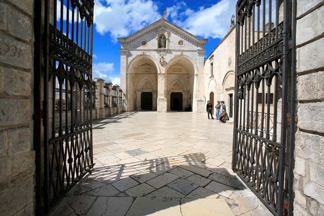 Dal 22 al 25 giugno “Monte Sant’Angelo Longobarda” per celebrare gli otto anni dal riconoscimento UNESCO del Santuario dell’Arcangelo Michele 