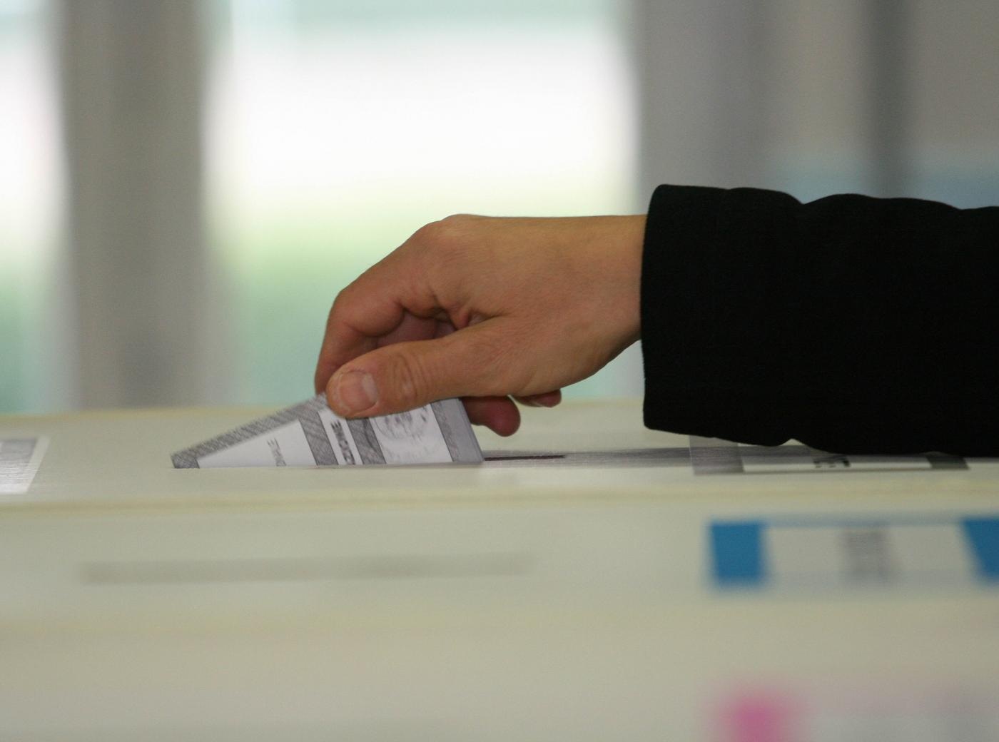 Esercizio del voto a domicilio per elettori affetti da infermità