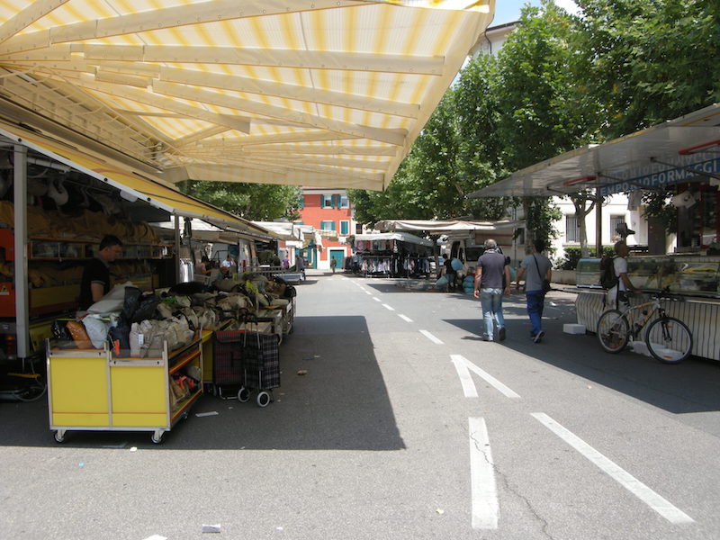Sabato 2 giugno  regolare svolgimento del mercato settimanale