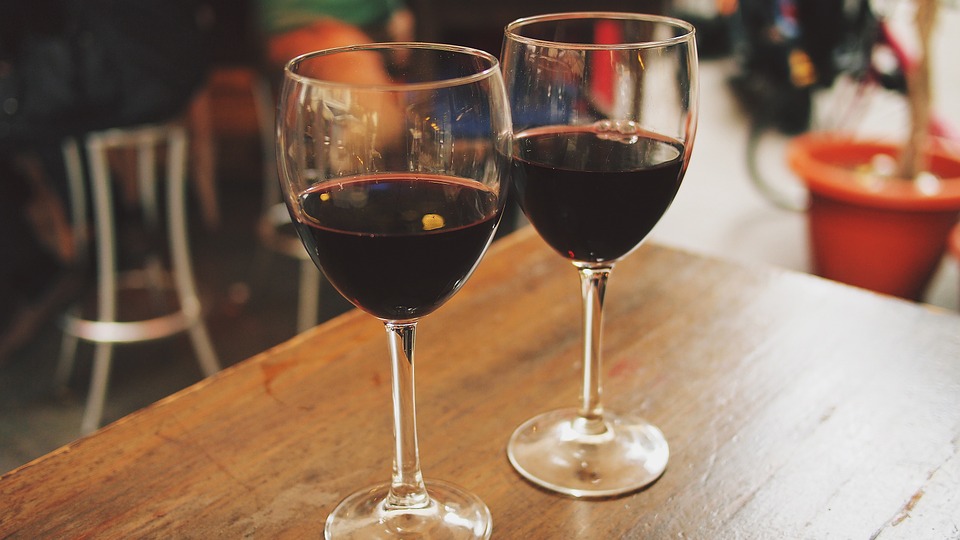 Attività commerciali: il Sindaco d’Arienzo emana due ordinanze, per il contrasto all’abuso di alcool e sugli orari di intrattenimento musicale.