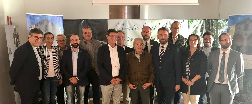 Verso il gemellaggio tra Monte Sant’Angelo e Mont Saint-Michel, il Sindaco d’Arienzo: “Progetto di promozione internazionale per l’intera Puglia” 