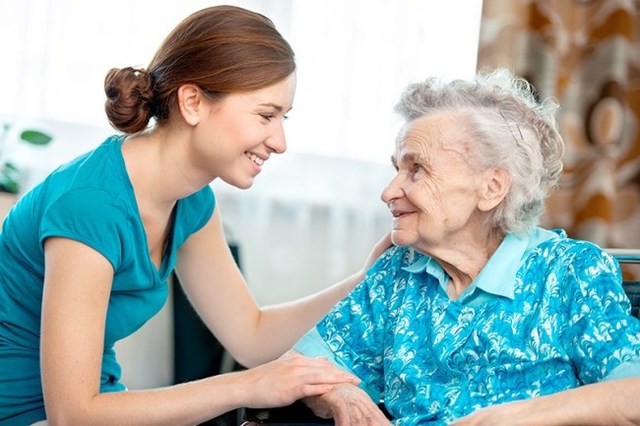 Avviso pubblico “Buoni servizio per anziani e persone con disabilità”: domande entro il 30 settembre 